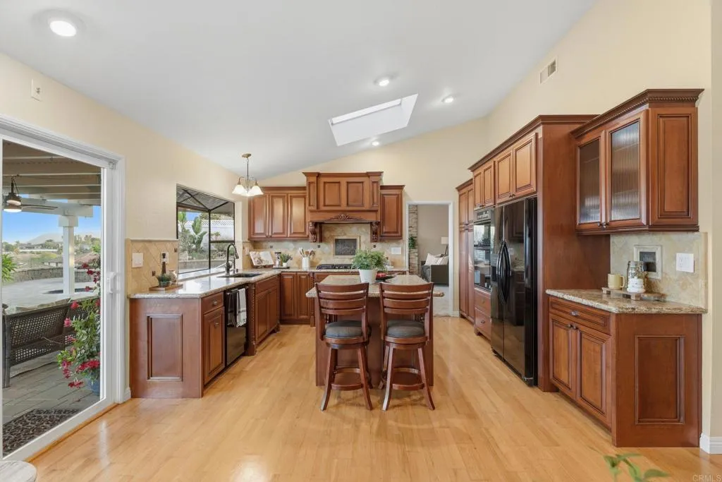 https://cdn.realtyfeed.com/cdn/127/306786478/0df3530ce7f9e0f7d916310bf8d81eb2.webp