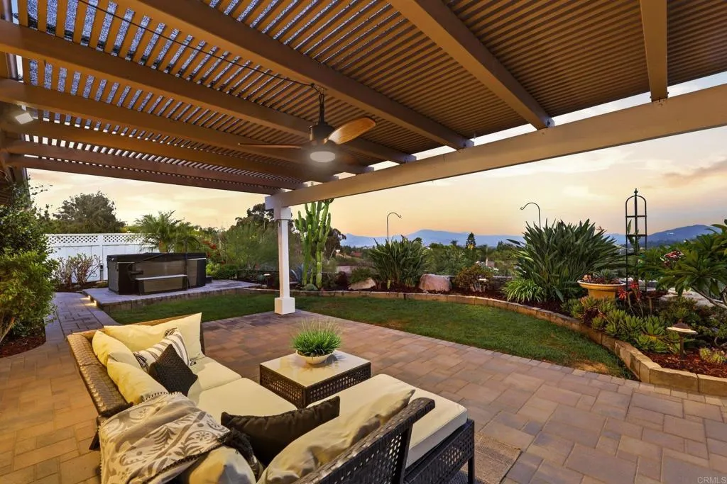 https://cdn.realtyfeed.com/cdn/127/306786478/13b0d569673aa633945eb06d5a2fc280.webp