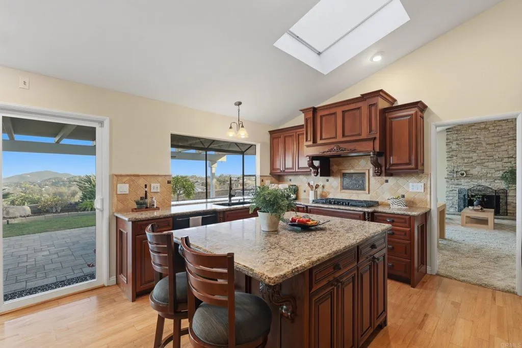 https://cdn.realtyfeed.com/cdn/127/306786478/1862c0b20f63164f63b4b68f4c21cdc4.webp