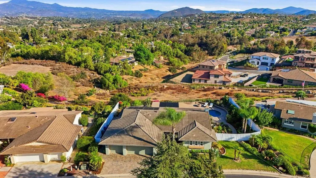 https://cdn.realtyfeed.com/cdn/127/306786478/ce8fc99098dd9ead19ec5fcb455e59be.webp