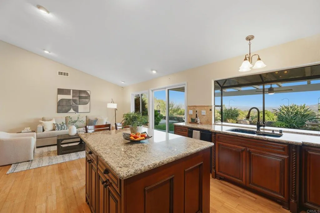 https://cdn.realtyfeed.com/cdn/127/306786478/d18096d52fc819b9c51161c60b57c15d.webp
