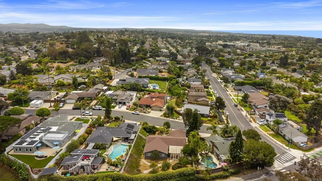 https://cdn.realtyfeed.com/cdn/127/306786499/37fc4f4a36e9d5bd790cffe34c25e2e9.webp