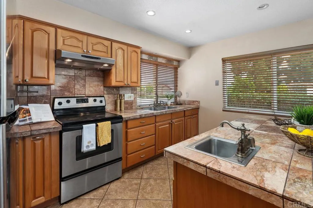 https://cdn.realtyfeed.com/cdn/127/306786501/0c7860035015207aa9fc396478d6435c.webp
