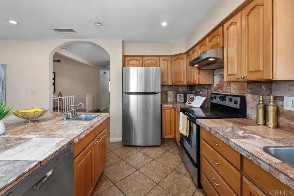 https://cdn.realtyfeed.com/cdn/127/306786501/0f40900505dc775bd8af9b534a32e2d1.webp