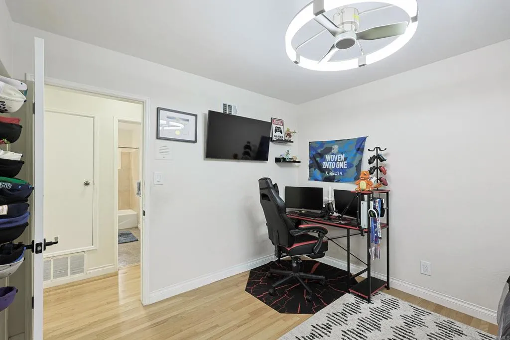 https://cdn.realtyfeed.com/cdn/127/306786504/4e57dc6731db50e1db4ccea5f23eb960.webp