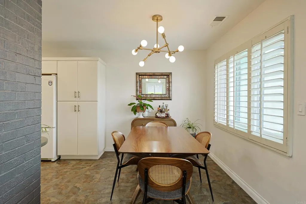 https://cdn.realtyfeed.com/cdn/127/306786504/90dd51f7ca6ccd30a570083331be5367.webp