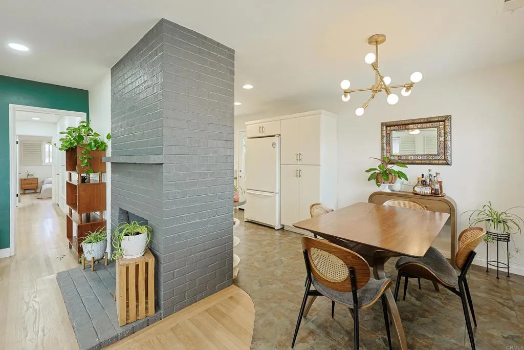 https://cdn.realtyfeed.com/cdn/127/306786504/af32ca2ac543ae83c4c696ee9667e6ea.webp