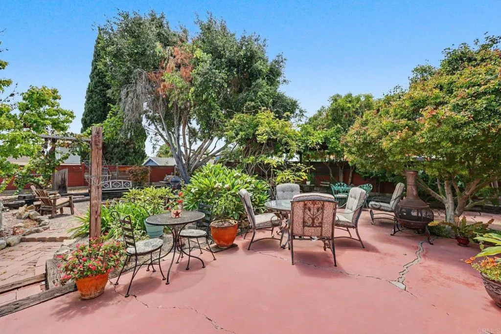 https://cdn.realtyfeed.com/cdn/127/306786599/438d530fc476f61568a18f751aa5ec7f.webp
