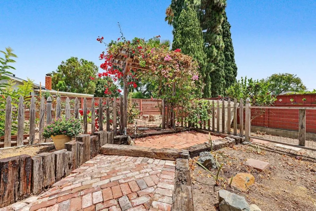 https://cdn.realtyfeed.com/cdn/127/306786599/781f86607a823b699ca6ed3eac6f6ba3.webp