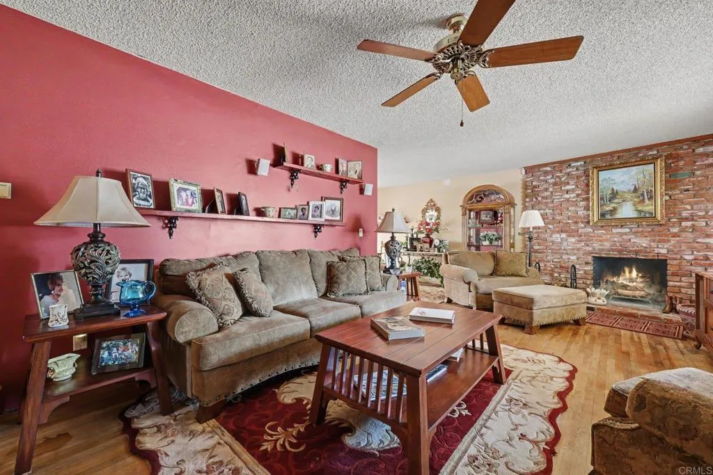 https://cdn.realtyfeed.com/cdn/127/306786599/b68a501cbe6a40d5efd4009a2f12d2f6.webp