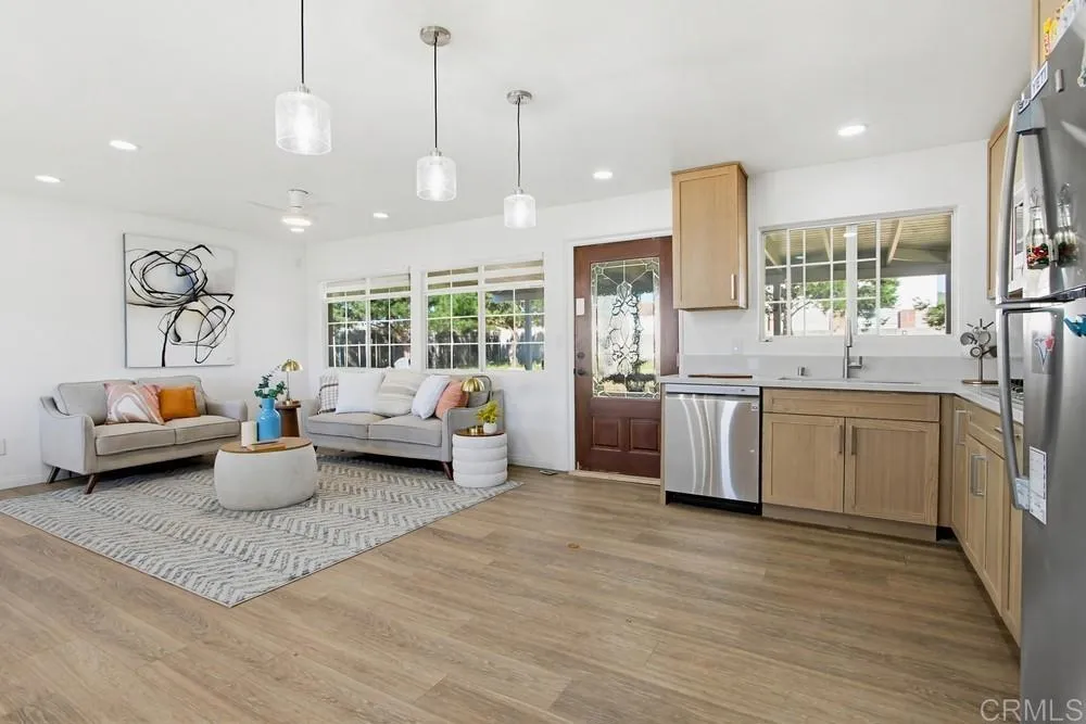https://cdn.realtyfeed.com/cdn/127/306786600/187c74ee90d6ca4f7ca6767d528fdb4e.webp
