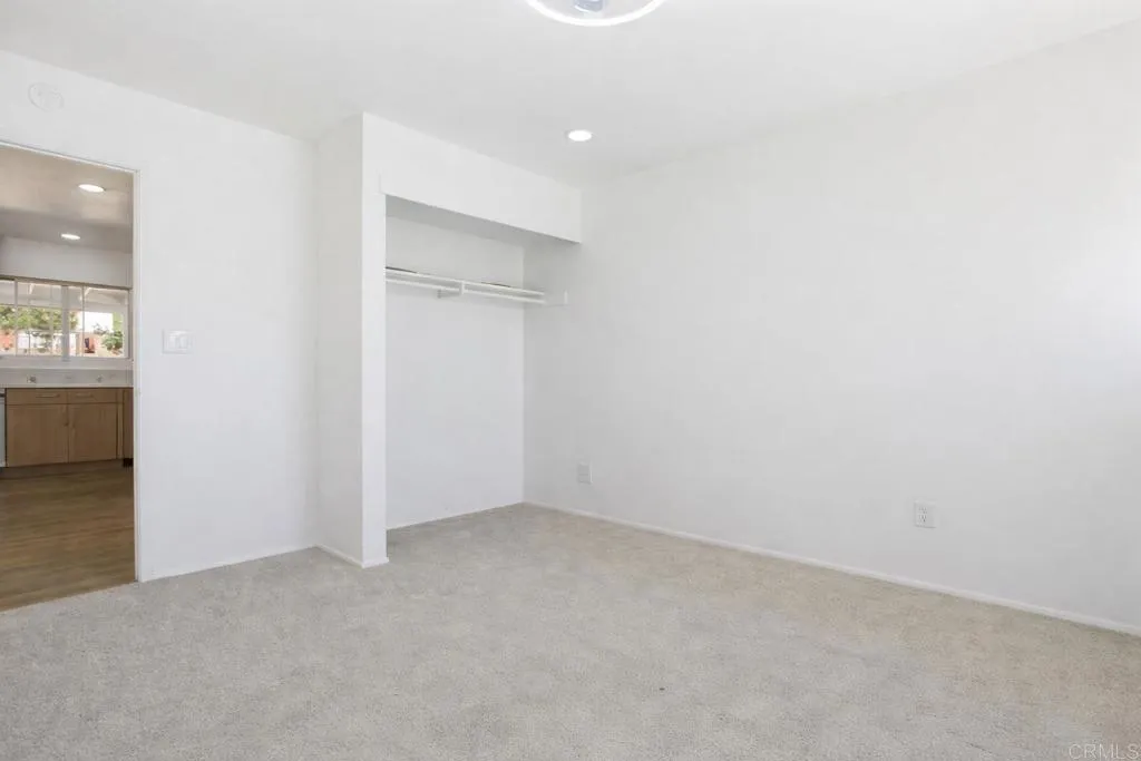 https://cdn.realtyfeed.com/cdn/127/306786600/a258cf03bd172d66bc99e599f26597d6.webp