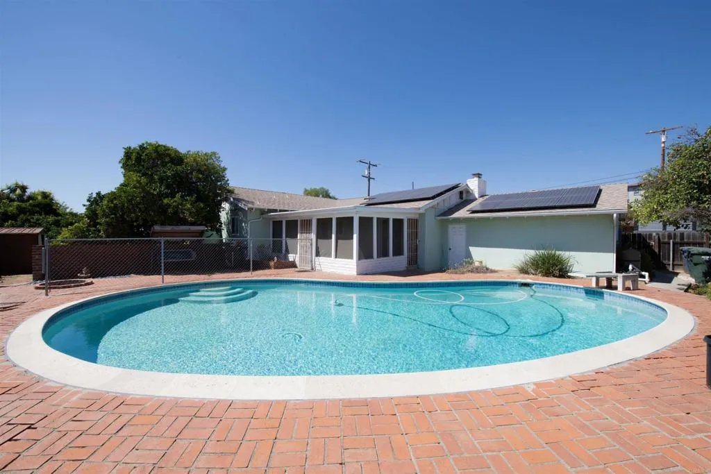 https://cdn.realtyfeed.com/cdn/127/306786635/7e7108a41c5705eb06ea848725cd7cf0.webp