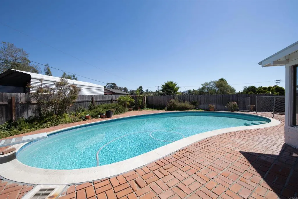 https://cdn.realtyfeed.com/cdn/127/306786635/f21f91fb2adec85569c7704f218f6556.webp