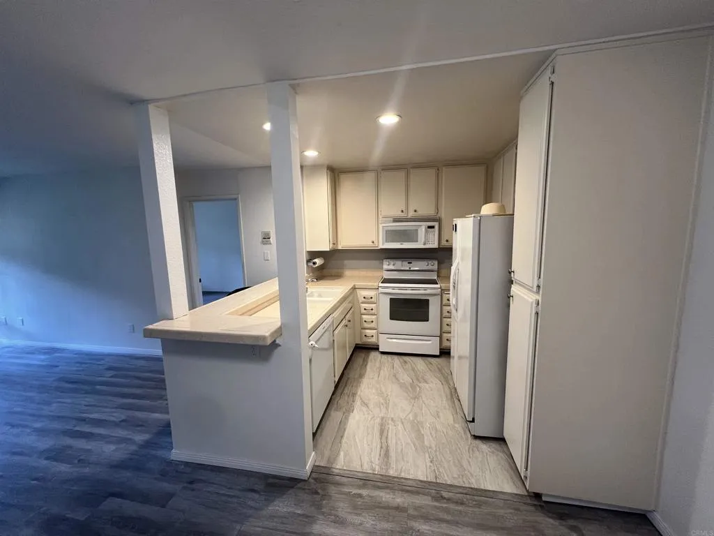 Photo #4: PTP2605980 Listing: Photo #4