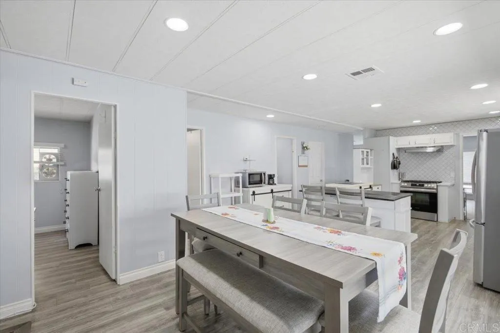 https://cdn.realtyfeed.com/cdn/127/306786766/19d78519c0195c969f62ca394d24b231.webp