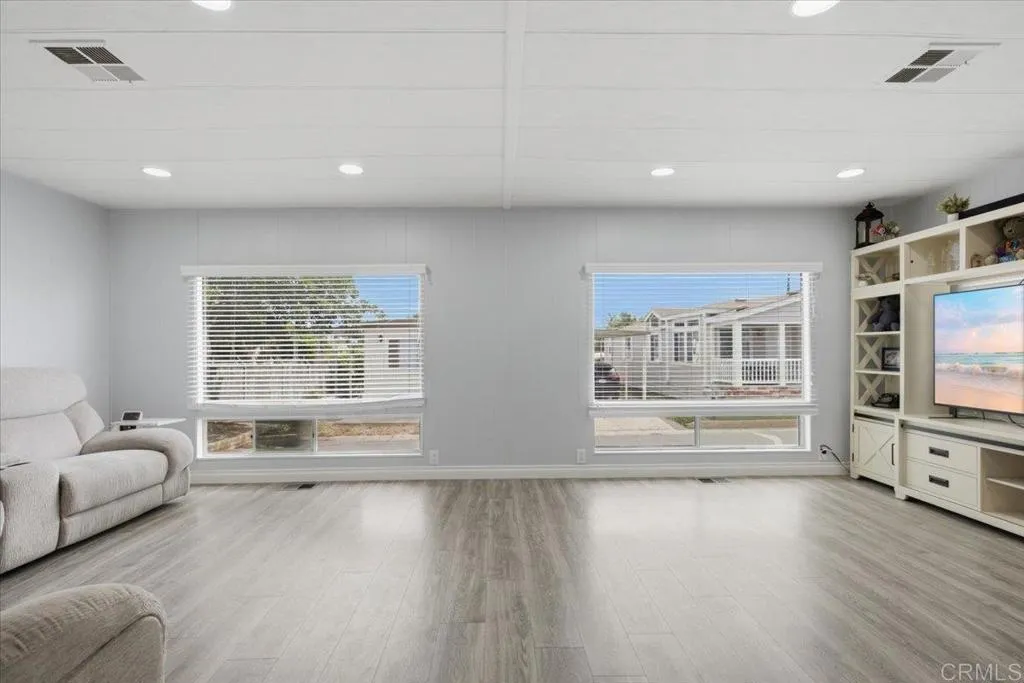 https://cdn.realtyfeed.com/cdn/127/306786766/4ab256d9730f8cb0ee20c3d613013222.webp