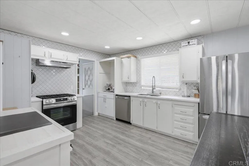 https://cdn.realtyfeed.com/cdn/127/306786766/81a8fc8e3da62665fd41ec3ae633a8d1.webp