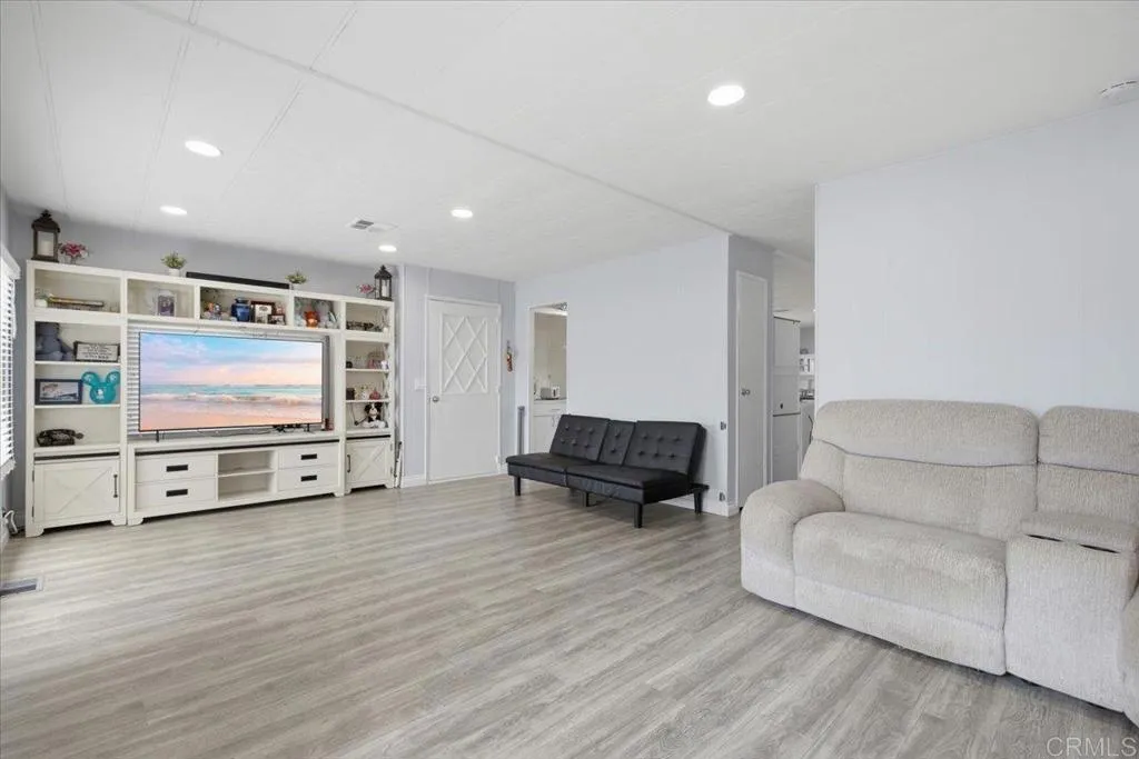 https://cdn.realtyfeed.com/cdn/127/306786766/fbdec788b5b1a7cf9ac4f31ad8e5896b.webp