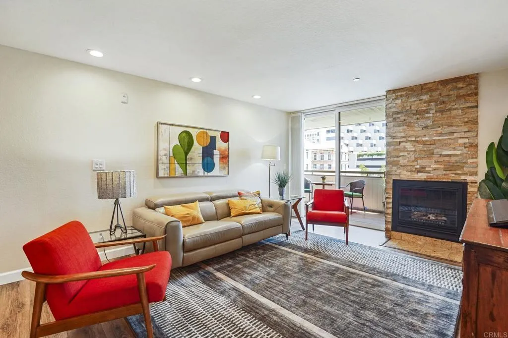 https://cdn.realtyfeed.com/cdn/127/306786776/348c712046aa7fcc0f3694adcf899ff0.webp