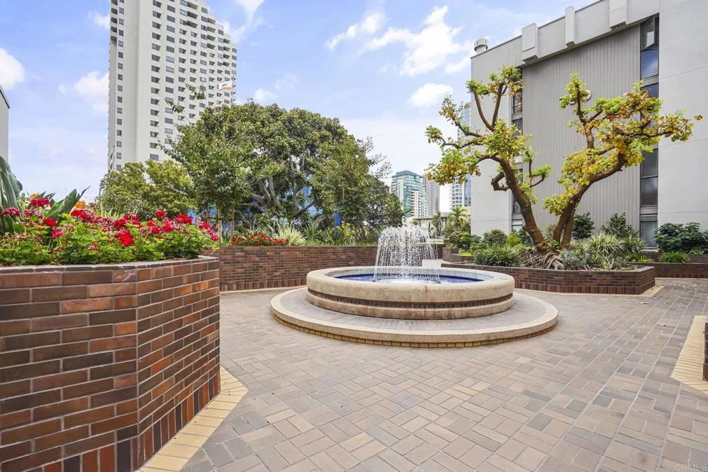 https://cdn.realtyfeed.com/cdn/127/306786776/b8f3d6980745c73df2d0f7936eec47b7.webp