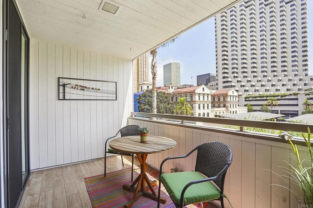 https://cdn.realtyfeed.com/cdn/127/306786776/df003c2a80cff029fc2089fdb6af05c5.webp