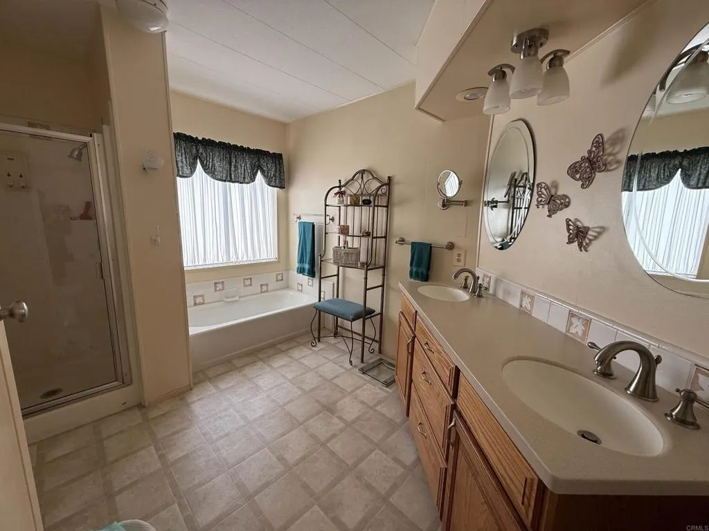https://cdn.realtyfeed.com/cdn/127/306786794/8122a61dff763494f8186138da4d03fb.webp