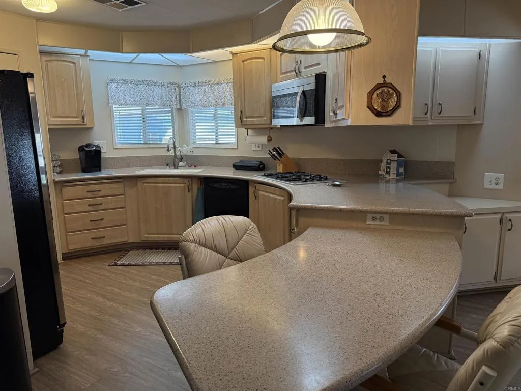 https://cdn.realtyfeed.com/cdn/127/306786794/9d0a98cc7956731f724eed96be8d757d.webp