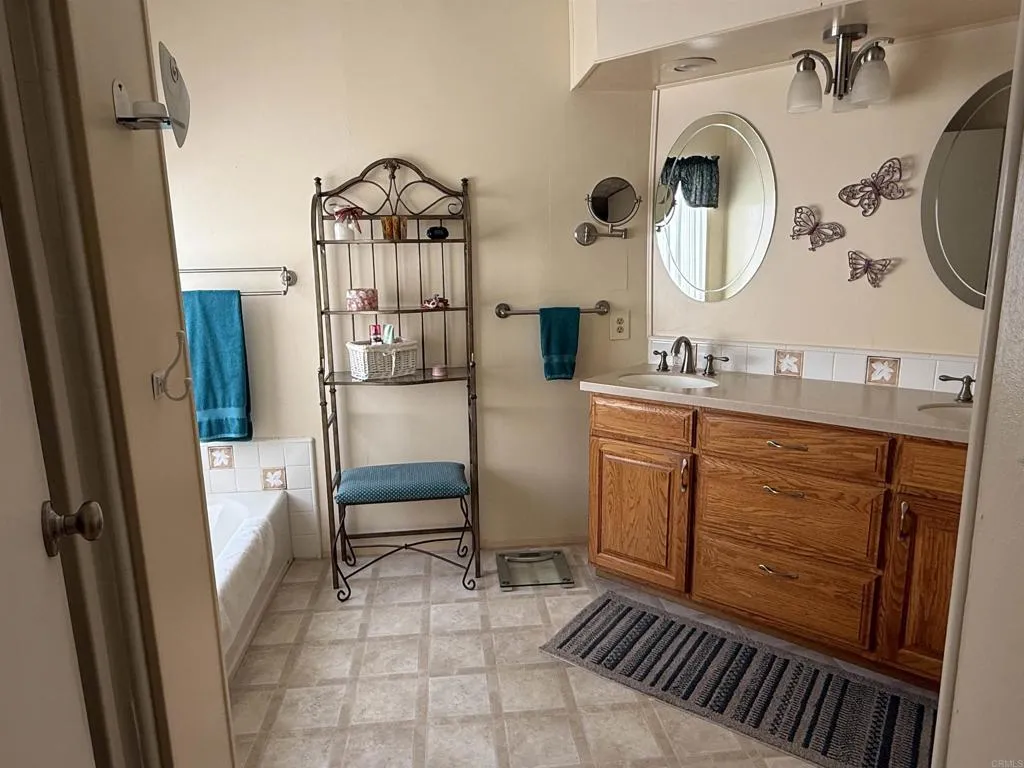 https://cdn.realtyfeed.com/cdn/127/306786794/a2bb7a1facb498a3f346e71ae40b82bc.webp