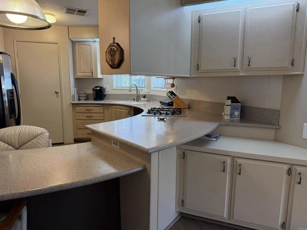 https://cdn.realtyfeed.com/cdn/127/306786794/c6253a21714f796cc445d09b1bff6434.webp