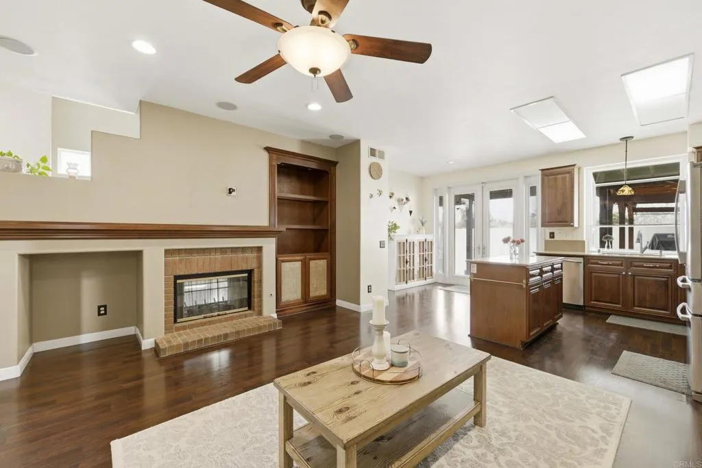https://cdn.realtyfeed.com/cdn/127/306786808/0c66fa8e0aba818a1622352cce91a1a1.webp