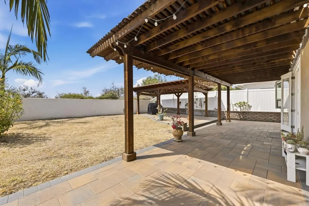 https://cdn.realtyfeed.com/cdn/127/306786808/9a41a8ab1025f0e5bf9a1296c32d5700.webp
