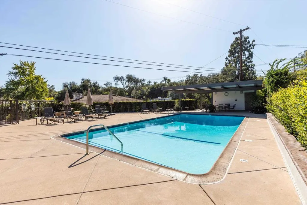 https://cdn.realtyfeed.com/cdn/127/306786854/0877ca353e0e59c1b7582ff9fa5dd3ef.webp