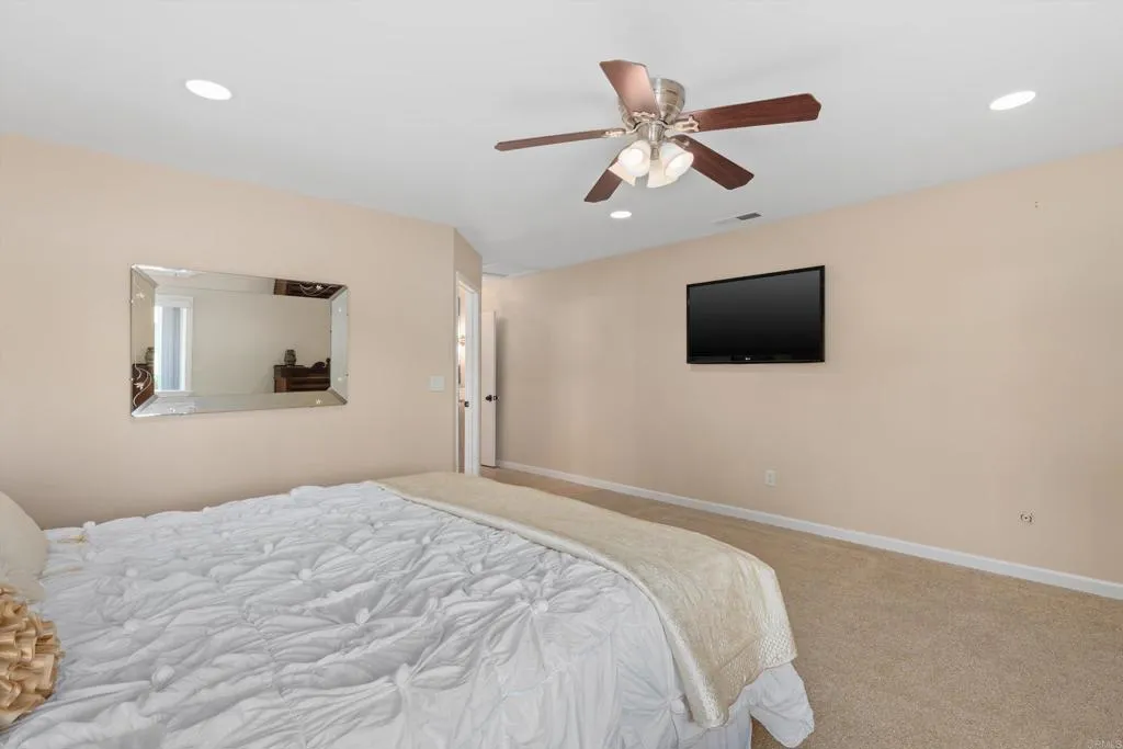 https://cdn.realtyfeed.com/cdn/127/306786854/36bfb75d8b270046dc97f290d3a1a430.webp