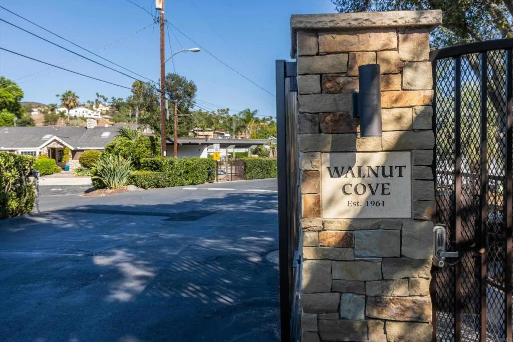 https://cdn.realtyfeed.com/cdn/127/306786854/71c72d5ff5d792ddab482db1a301aca4.webp