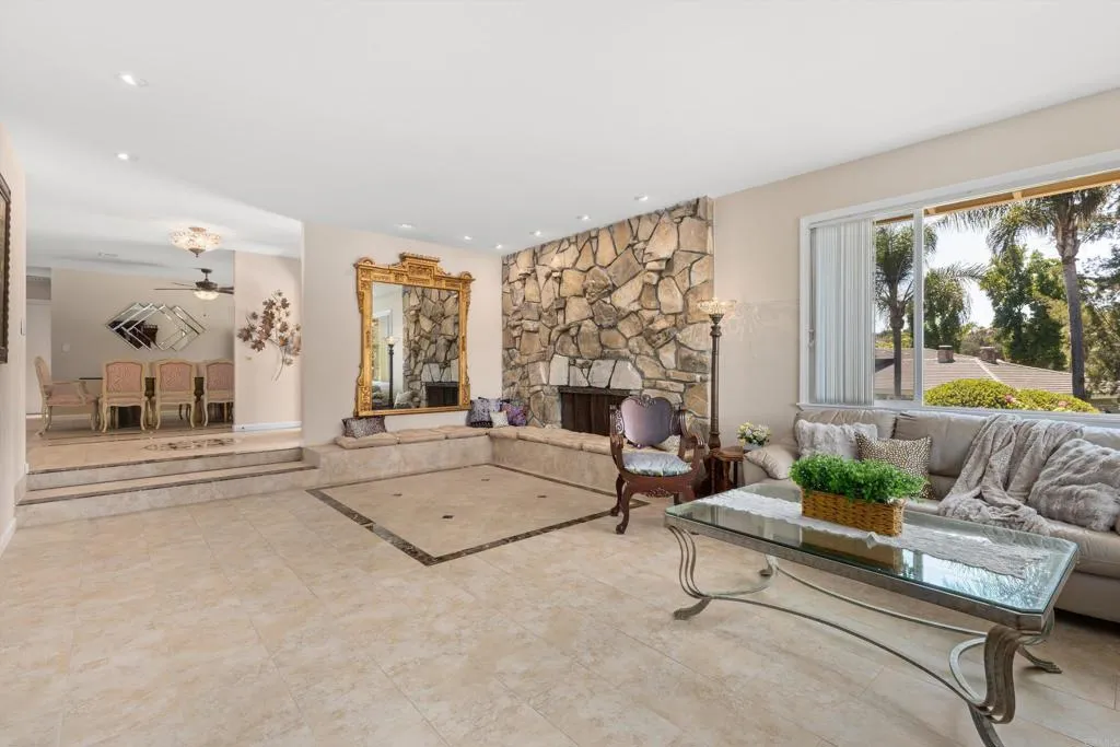 https://cdn.realtyfeed.com/cdn/127/306786854/daea92d307fe272dcf0c3a6f30bd8f84.webp