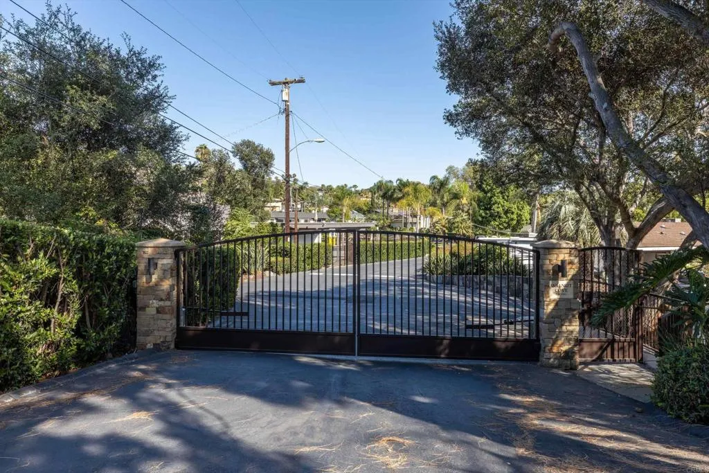 https://cdn.realtyfeed.com/cdn/127/306786854/e1e98b672bfce4d3b28ed3fb72e55b23.webp