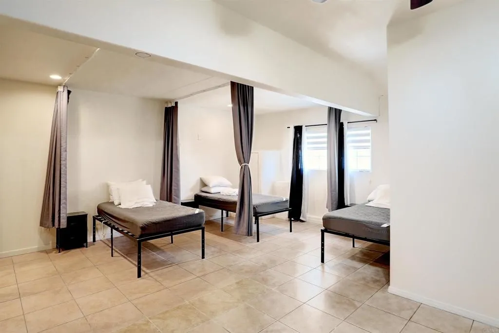 https://cdn.realtyfeed.com/cdn/127/306786862/1c742fe1428b0370e25756352b6b9551.webp