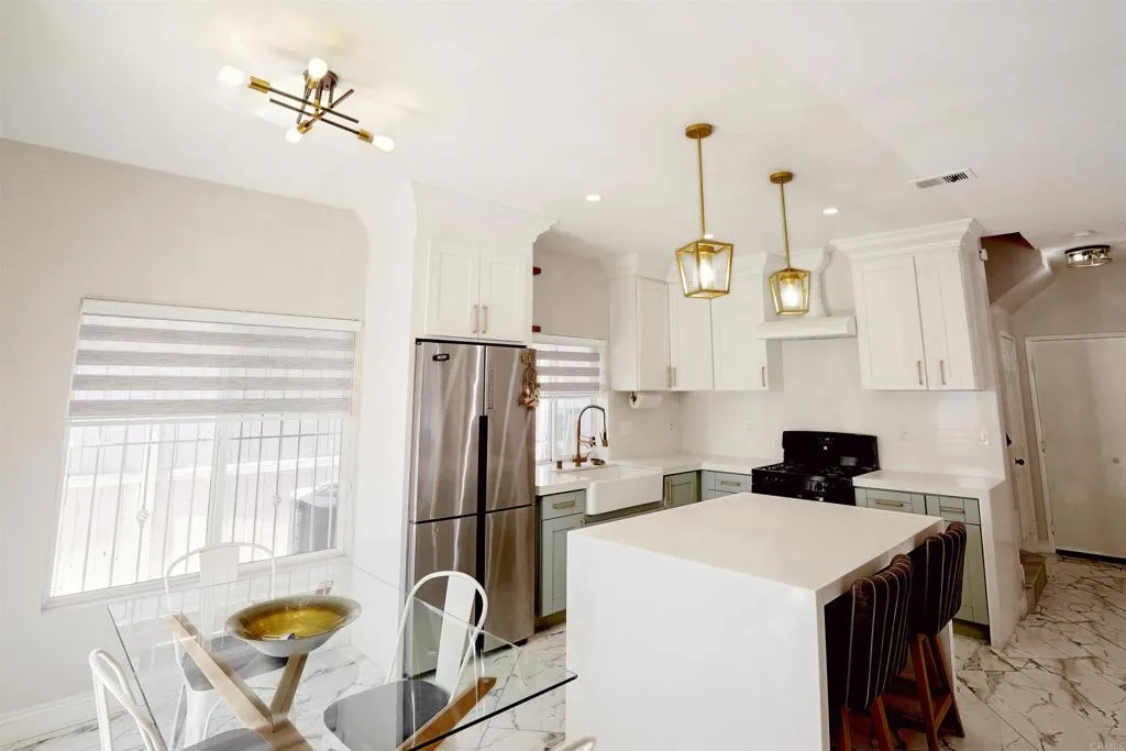 3585 Acacia Street, San Diego, CA 92113 - Photo 5 of 32, San Diego, CA