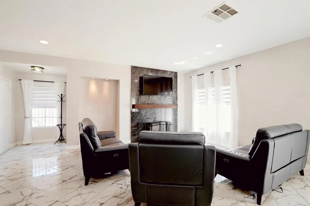 https://cdn.realtyfeed.com/cdn/127/306786862/d20d4b228309945b647d7577b26a8049.webp