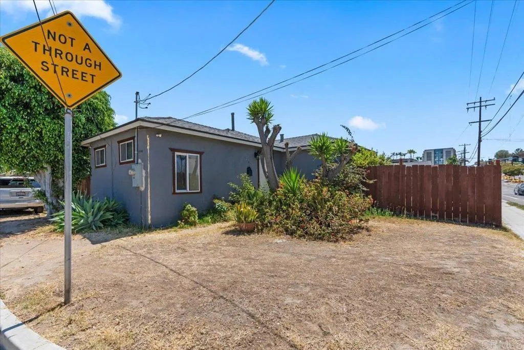 https://cdn.realtyfeed.com/cdn/127/306786911/e5d4fdc107bcbcea092c28ed970b4212.webp
