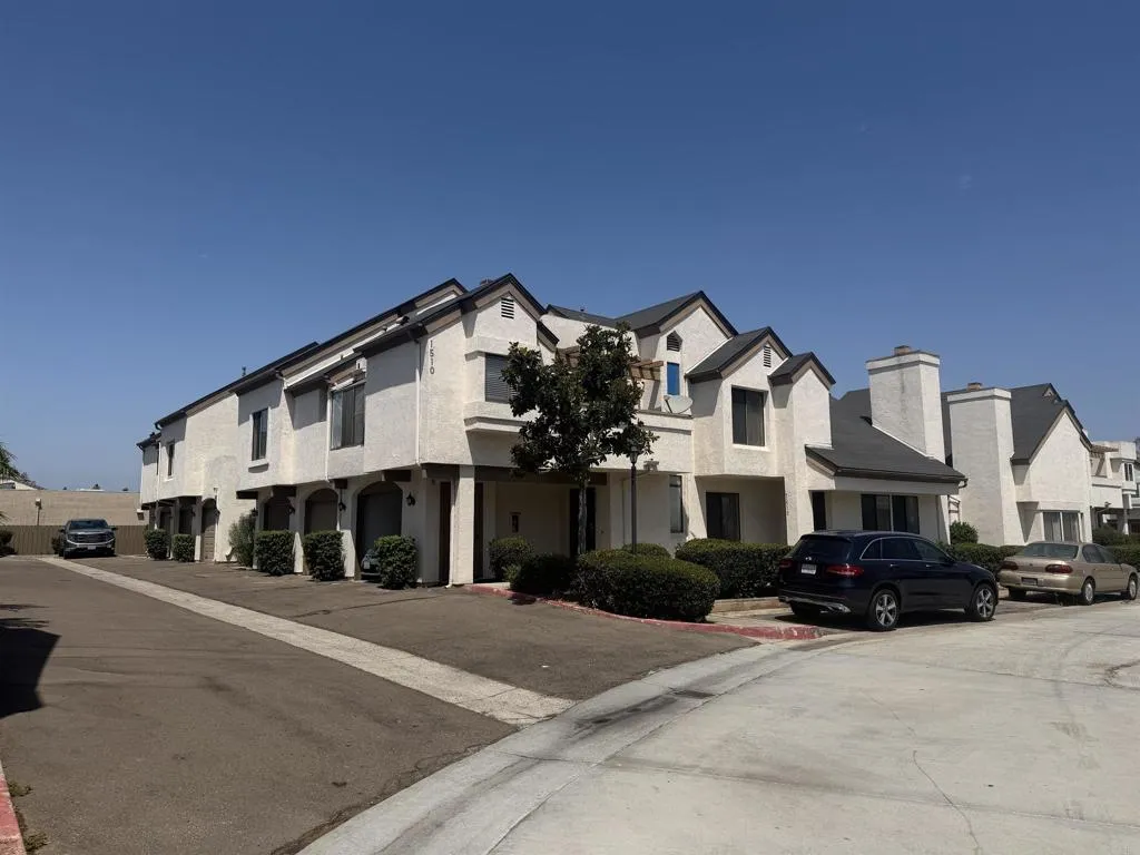 https://cdn.realtyfeed.com/cdn/127/306786923/aaf9b150763d362a50f855602660804e.webp