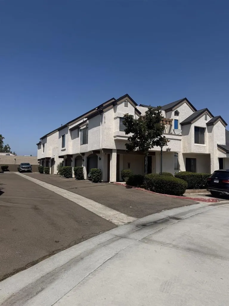 https://cdn.realtyfeed.com/cdn/127/306786923/ed5329133ecb877720d6a7d31bbddc42.webp