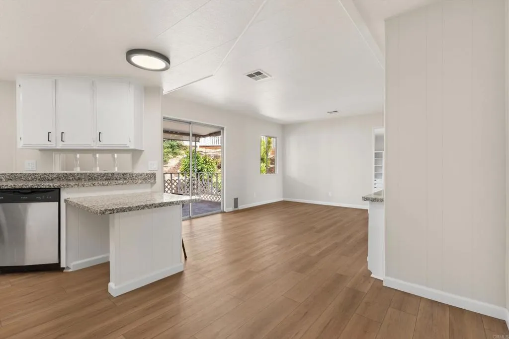 https://cdn.realtyfeed.com/cdn/127/306786950/05d6a45d64eef63e478ae15aba5edde5.webp