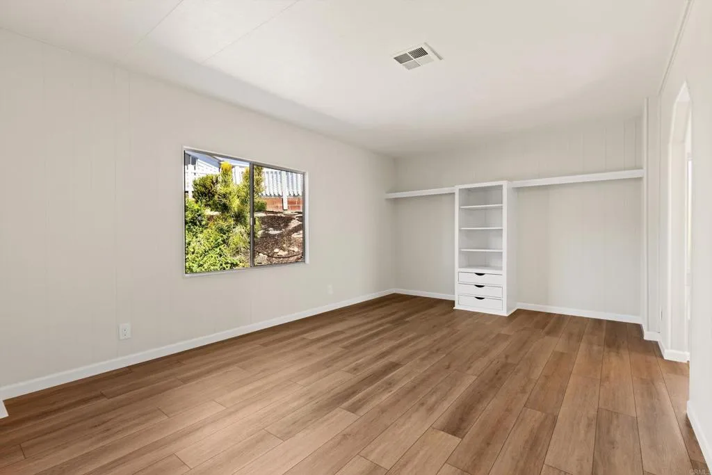 https://cdn.realtyfeed.com/cdn/127/306786950/cd6bd1bbd03b77b367ba85d7e94df9d9.webp