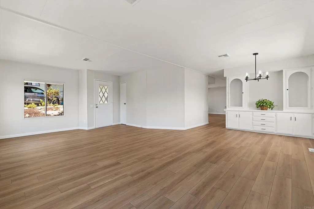 https://cdn.realtyfeed.com/cdn/127/306786950/e41613461ed697f2827eb0cc1fed63f3.webp
