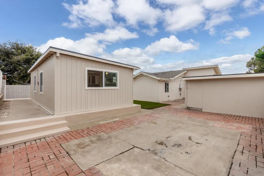 https://cdn.realtyfeed.com/cdn/127/306786974/15589a77e6c1c1bf999f81fe69ed1d1e.webp