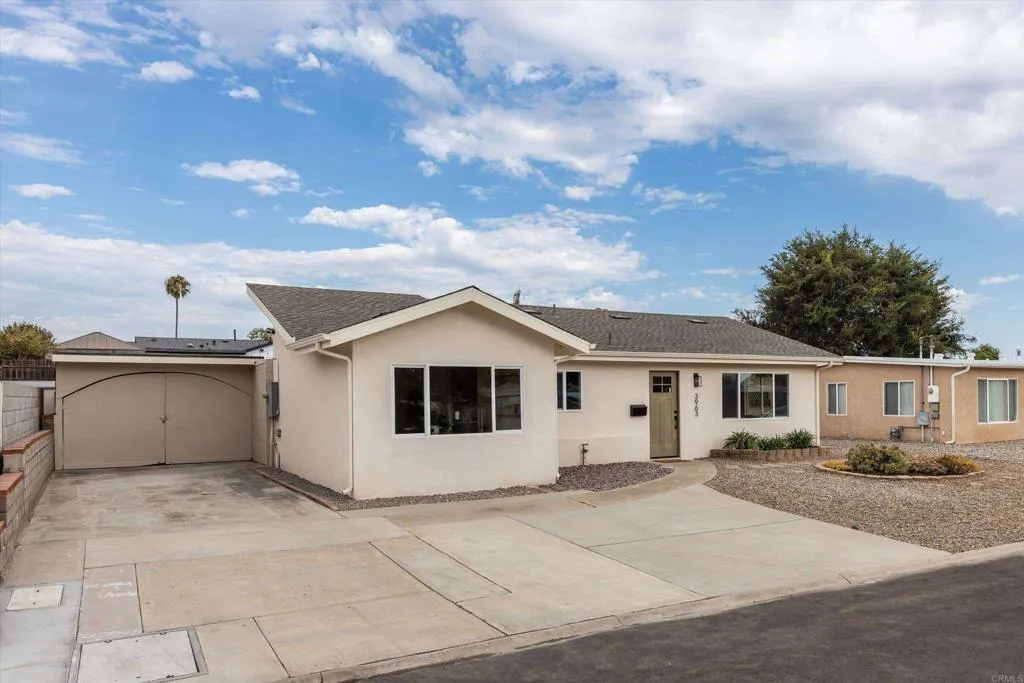https://cdn.realtyfeed.com/cdn/127/306786974/565ecd9683f5ff03079d9388fb5e864a.webp