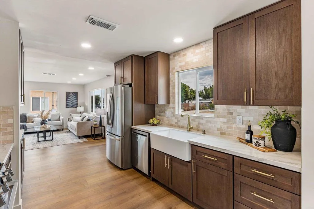 https://cdn.realtyfeed.com/cdn/127/306786974/70be76de26c02e97e029785956b5ac24.webp