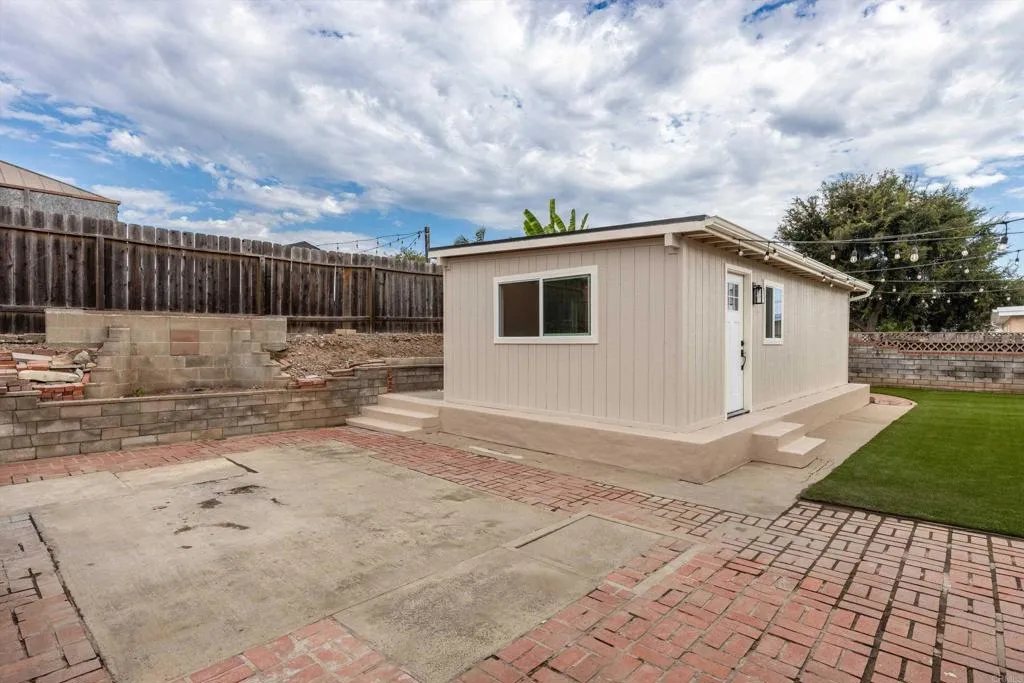 https://cdn.realtyfeed.com/cdn/127/306786974/848f574316d774dec390f11f65f23289.webp